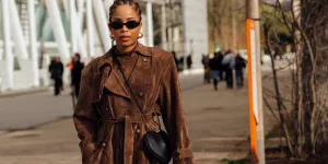 Le trench-coat en daim, le must-have chic de l'automne