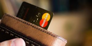 « Smile to pay » : le système de paiement par reconnaissance faciale de Mastercard suscite des inquiétudes