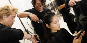 Petit guide de survie chez le coiffeur : l’art de bien se faire comprendre