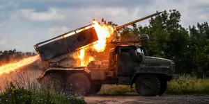 Suspension des livraisons d'armes à Kiev : "Si les États-Unis lâchent l'Ukraine, le chaos mondial s'aggravera"