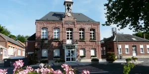 "Les gens en ont marre des promesses non tenues" : Jérôme Méli, clown, maire et… candidat sans programme pour 2026