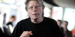 Stephen King, le maître de l’horreur, sort un nouveau roman qui signe le retour d’un personnage culte !