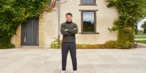 Envie de passer la nuit avec Antoine Dupont ? Airbnb fait gagner un séjour dans la maison familiale du champion de rugby !