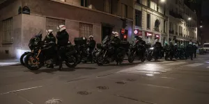 Deux policiers de la Brav-M devant la justice pour violences et menaces sur un manifestant en 2023