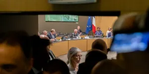"Attention à ne pas ouvrir une boîte de Pandore" : qui aura la peau des commissions d'enquête parlementaires ?