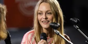 « J'étais très observatrice » : Vanessa Paradis évoque la différence entre Alain Delon et Jean-Paul Belmondo