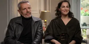 « On nous renvoie en permanence à notre image » : Lambert Wilson et Amira Casar nous parlent de la série « La Maison »