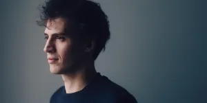 Arthur Mensch, PDG de Mistral AI : les alertes sur les risques extrêmes de l’intelligence artificielle sont souvent « des discours de distraction »