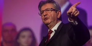 Des Gilets jaunes à "Bloquons tout" : LFI et le délicat soutien aux initiatives populaires