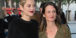 Camille Cottin : avec Marion Cotillard, « on forme une espèce de famille »