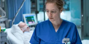 "En première ligne", au cinéma : la crise hospitalière vue de Suisse, un combat perdu d'avance