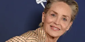 Sharon Stone : à 66 ans, l’actrice mise sur un maquillage minimaliste