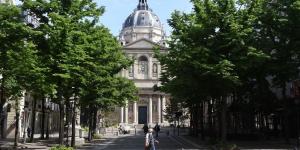 A la Sorbonne, des violences policières émaillent les mobilisations étudiantes