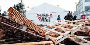 "La classe moyenne voit son pouvoir d’achat stagner, ses enfants s’exiler, ses repères vaciller"