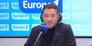 Didier Barbelivien sous le choc, Bernard Montiel apprend le décès de son papa en direct, en pleine interview et "ne bronche pas"