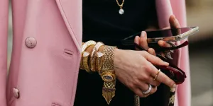 Pour ou contre : l’association bijoux en or et bijoux en argent