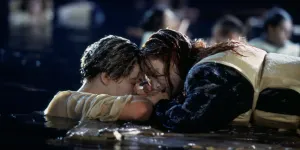 “Leo était à genoux” : Kate Winslet fait des révélations sur une scène culte de Titanic et brise un mythe !