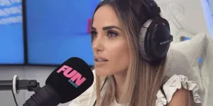 Capucine Anav se fait voler son sac à main hors de prix à la radio avec Cyril Hanouna