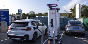 Le bide du bonus aux voitures électriques : malgré les aides, le marché de l'automobile français stagne