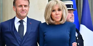 "Vous ne voyez pas que je parle avec Brigitte ?", Emmanuel Macron recadré par un célèbre humoriste devant sa femme
