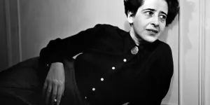 Mal, autorité, éducation... Ces livres pour comprendre comment Arendt avait prédit la crise du monde contemporain