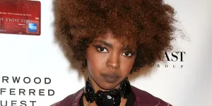 Pourquoi Lauryn Hill est-elle poursuivie pour “escroquerie” par Pras Michel, autre membre des Fugees ?