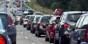 Week-end de la Toussaint : quel est le meilleur moment pour prendre la route et éviter les bouchons ?