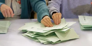 Au Royaume-Uni, le gouvernement propose d'abaisser à 16 ans l'âge minimum pour voter