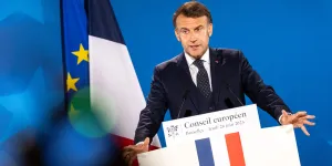 Jean-Éric Schoettl : "Seule une élection présidentielle permettrait de 'sortir de la crise par le haut' "