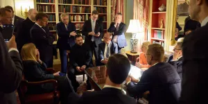 Troupes au sol, accords de défense, négociations avec les Russes.... Que peuvent faire les Européens en Ukraine ?