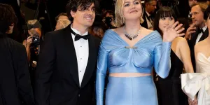 Louane fiancée : comment Florian Rossi l’a aidée à se réconcilier avec son reflet dans le miroir