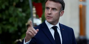 "Qu'on revienne à une solution politique" : Emmanuel Macron appelle à cesser la livraison d'armes utilisées à Gaza