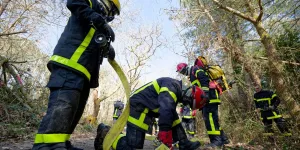 "L'heure est aux économies, même pour les pompiers" : face aux incendies, des petites casernes rurales sont à bout de souffle