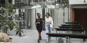 Inégalités femmes-hommes : le rythme de réduction de l'écart de revenus a "considérablement ralenti" en France, selon une étude