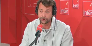 Bertrand Chameroy se paie de nouveau Pascal Praud et évoque la "consommation d’alcool" sur "le plateau de CNews"