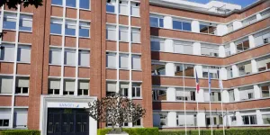 "On a des politiques qui ne comprennent rien à l’industrie" : Sanofi cède son usine de Maisons-Alfort à un repreneur allemand