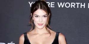 “Choquée mais heureuse” : en larmes, Iris Mittenaere raconte une expérience bouleversante