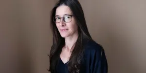 “La succession n’est ni naturelle, ni nécessaire” : entretien avec Mélanie Plouviez, autrice de “L’Injustice en héritage”