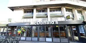 Paris : un sexagénaire tué par balles dans un McDonald’s