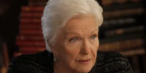 “Il fout tout en l’air” : Line Renaud très en colère contre ce célèbre président, “une cloche qui fait du mal à la recherche” 