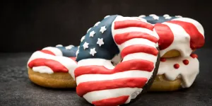 "Les jeunes Français sont biberonnés aux séries américaines" : le succès du Donut, une France sucrée à l'heure Yankee