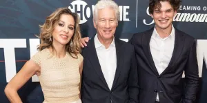 Richard Gere : apparition remarquée avec sa femme Alejandra et son fils Homer à New York