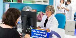 Marie-France, ex-secrétaire médicale : "Il faut comprendre qu’on ne fait pas que sourire et taper à la machine"