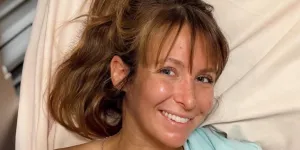 "Bébé était en tachycardie et ne bougeait plus vraiment" : Candice annonce la naissance de sa fille, née prématurée