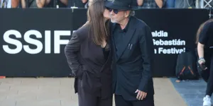 Monica Bellucci et Tim Burton : arrivée complice du couple à San Sebastian