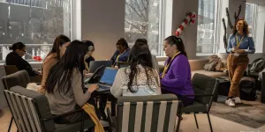 DesCodeuses : l’école qui forme les femmes des quartiers populaires aux métiers de la tech