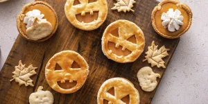 Voici comment faire des petites tourtes d’Halloween effrayantes, avec seulement quelques ingrédients