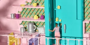 Retour en enfance : découvrez les photos craquantes de la maison de Polly Pocket à louer sur Airbnb