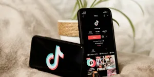 TikTok coupe son service aux États-Unis et s’en remet à Donald Trump