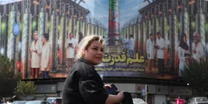 "Nous essayons simplement de tenir" : à Téhéran, la population craint le retour des sanctions de l'ONU